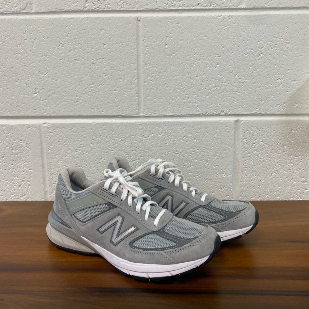 New Balance 990v5